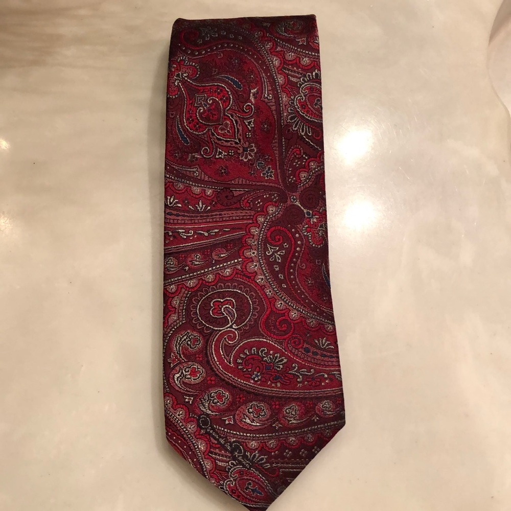 Oscar de la Renta Red Paisley Tie